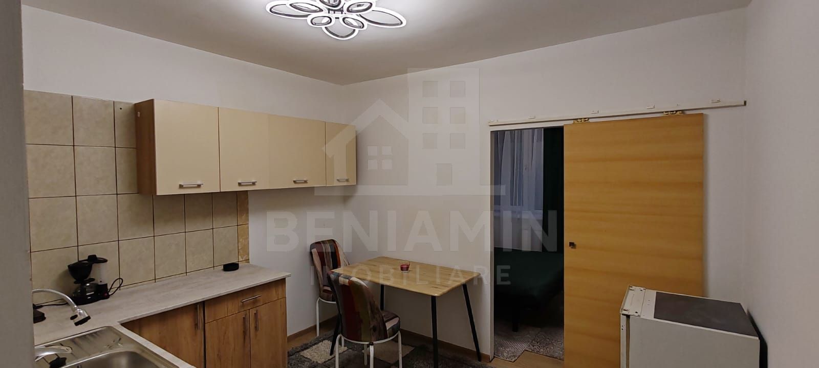 Camera cu baie si bucatarie proprie -21mp -etaj 2 -Chimie Promenada - imaginea 4