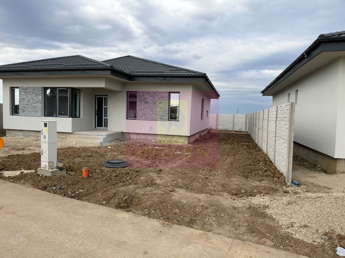 Casă noua 4 camere, apă, canalizare, gaze, asfalt, Dragomiresti Vale - imaginea 7