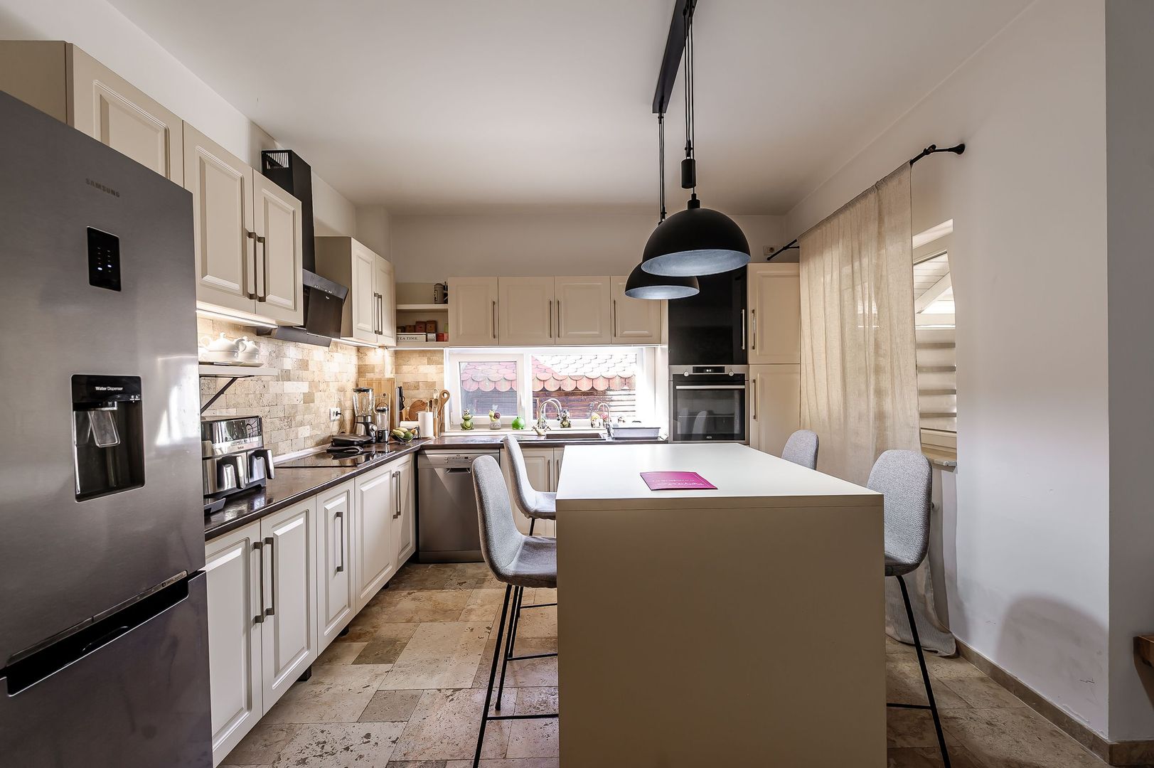 Imagine 4 - Casă de vânzare – Via Carmina, Vladimirescu -zonă rezidențială premium