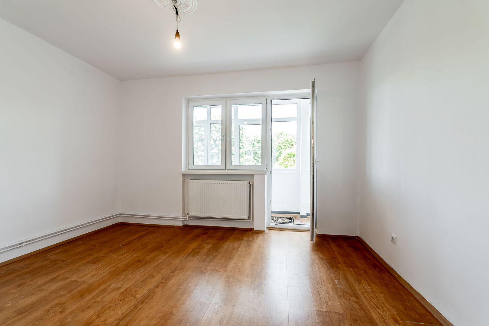 Imagine 4 - Apartament 2 camere Ultracentral, bvd Revolutiei, Arad - COMISION 0