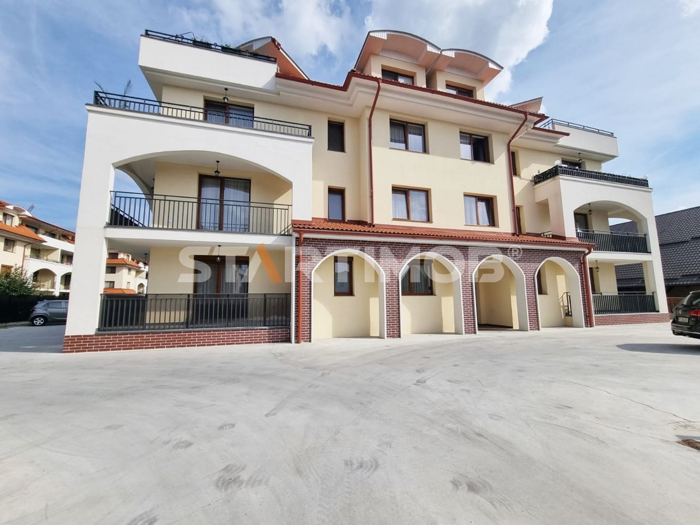 Apartament doua camere cu parcare Coresi