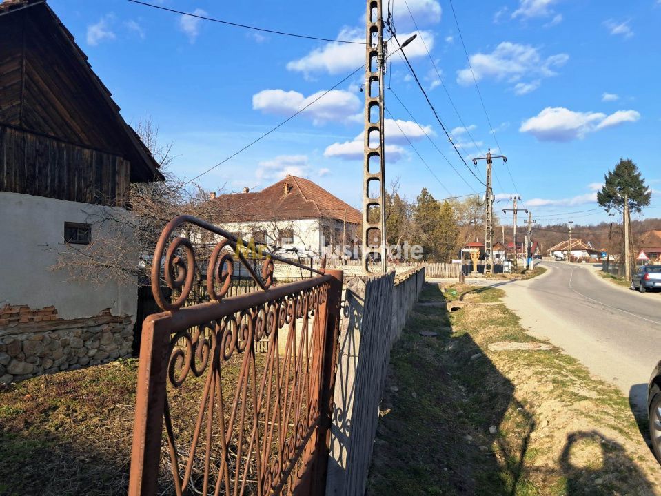 Casă și teren de vânzare Polovragi - Racovița - imaginea 12