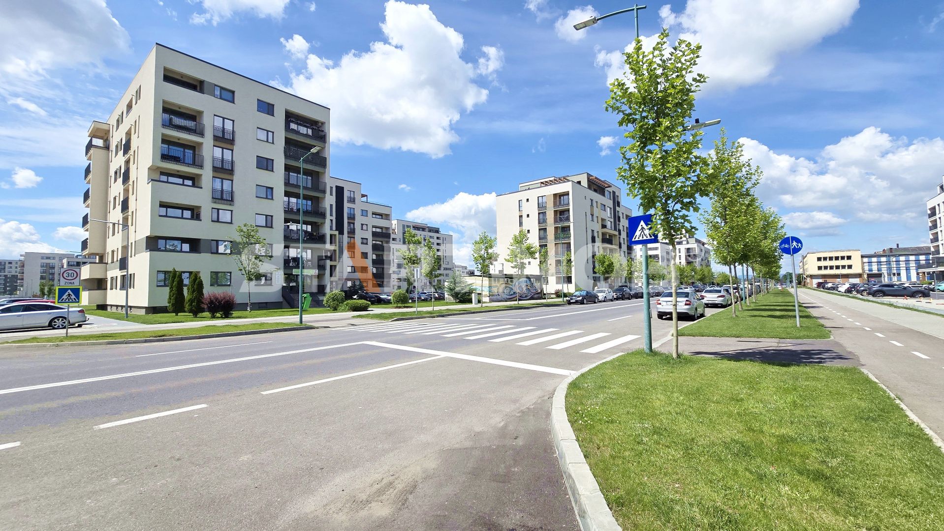 Apartament mobilat Coresi cu parcare si boxa