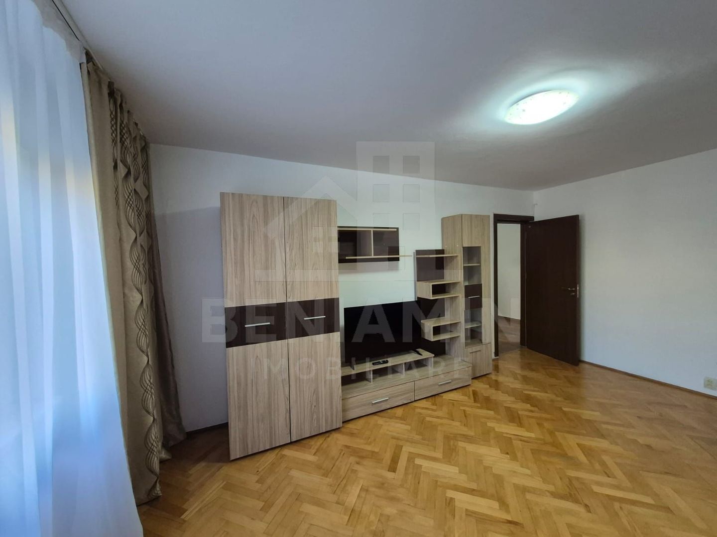 2Decomandate-Etaj2-Aer Conditionat-Mobilat-Utilat-Rovine-Posta