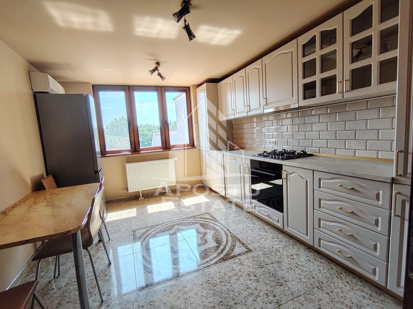 Apartament 2 camere pe doua niveluri, zona Modern - Crisan, Timisoara - imaginea 4