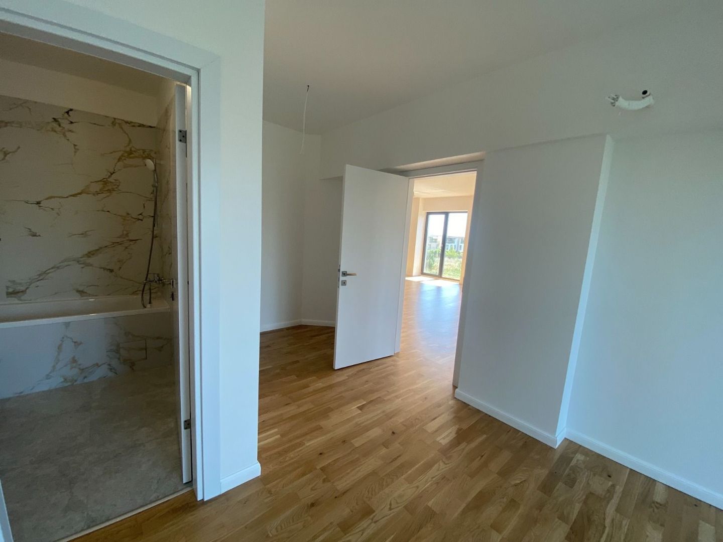 Vand Apartament 3 camere in imobil nou Pipera - imaginea 9