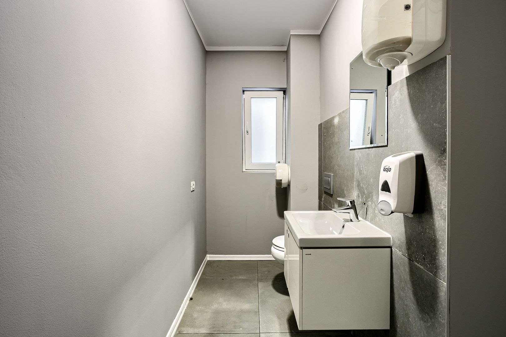 Imagine 8 - De vânzare spațiu de birouri ultracentral Arad Plazza