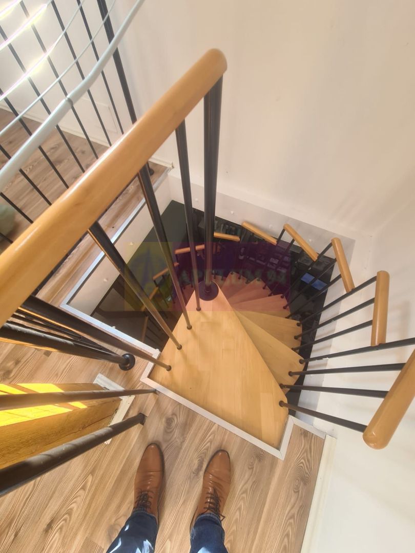 Vila de vanzare cu 6 camere in Cornu (teren 6.600 mp)