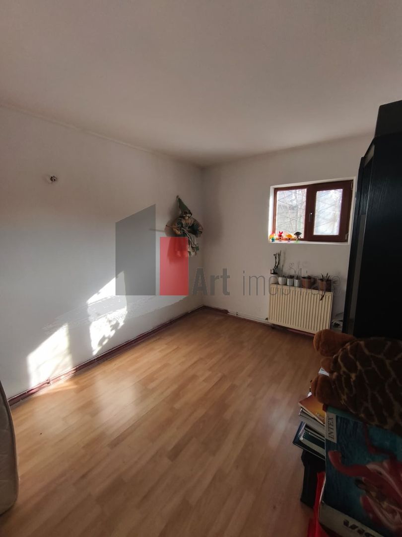 Casa Vanzare Giulesti 4 camere - imaginea 9