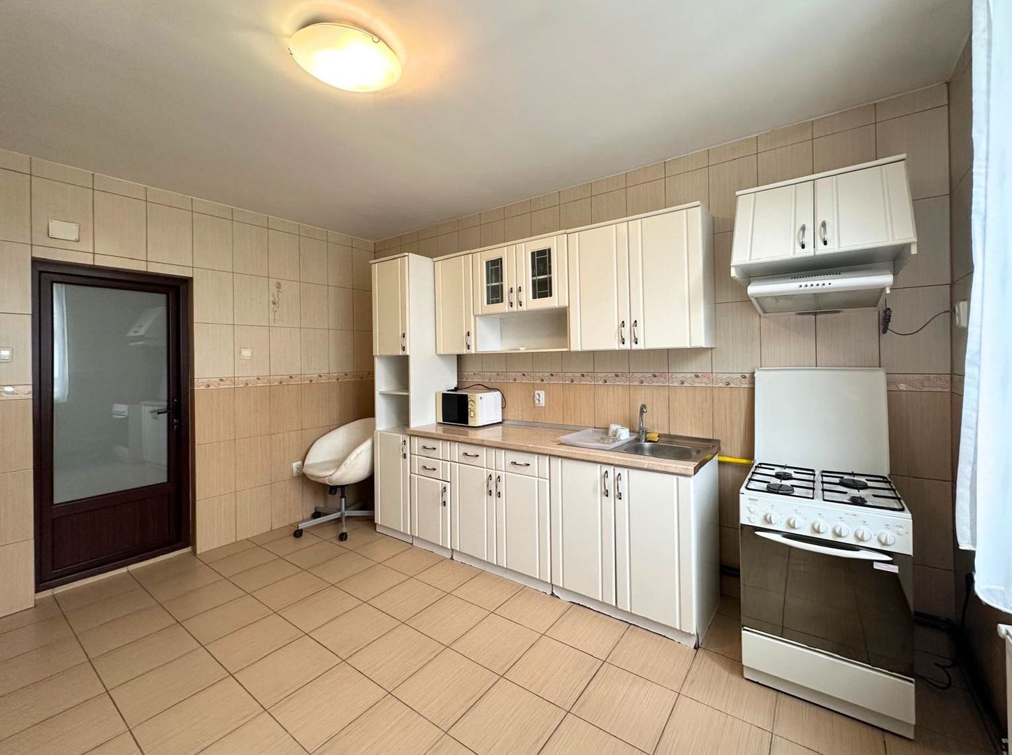 Inchiriere casă complet renovată cu 4 camere  Băneasa, Sector 1 - imaginea 18