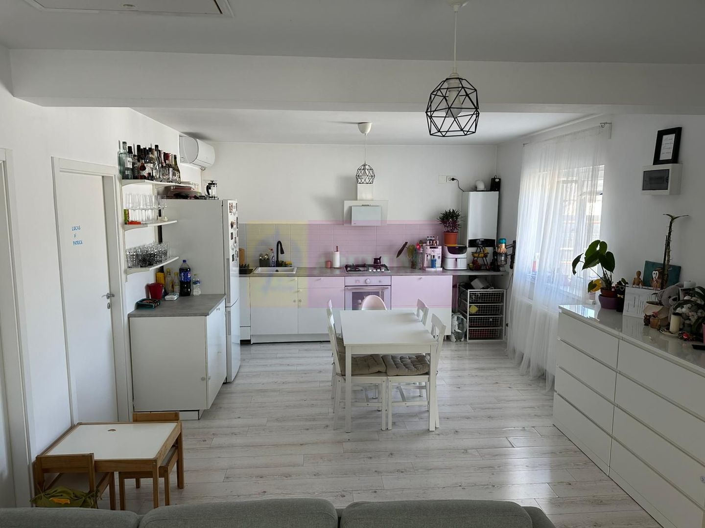 Casă 3 camere + dependințe, curte 380, Săbăreni