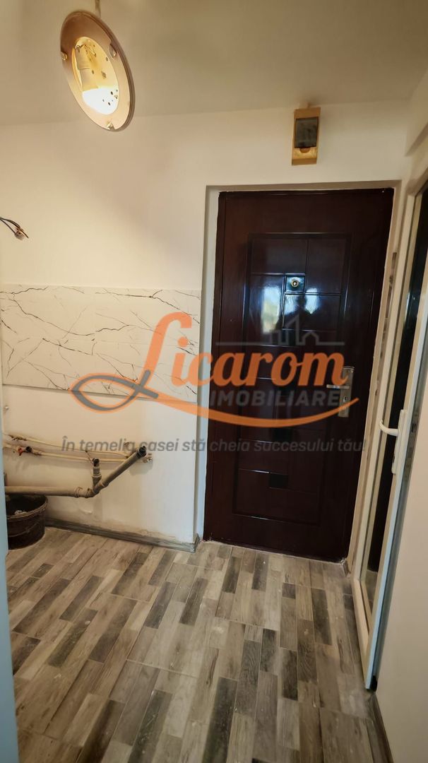 Garsoniera 22 mp,transformata din camera de camin,recent renovata. - imaginea 9