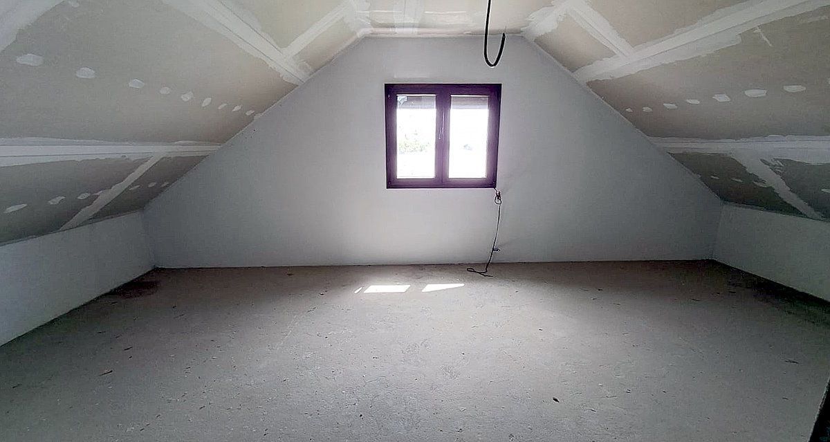 Casă tip vilă cu teren 2426 mp în Matca – oportunitate la 115.000 € - imaginea 8