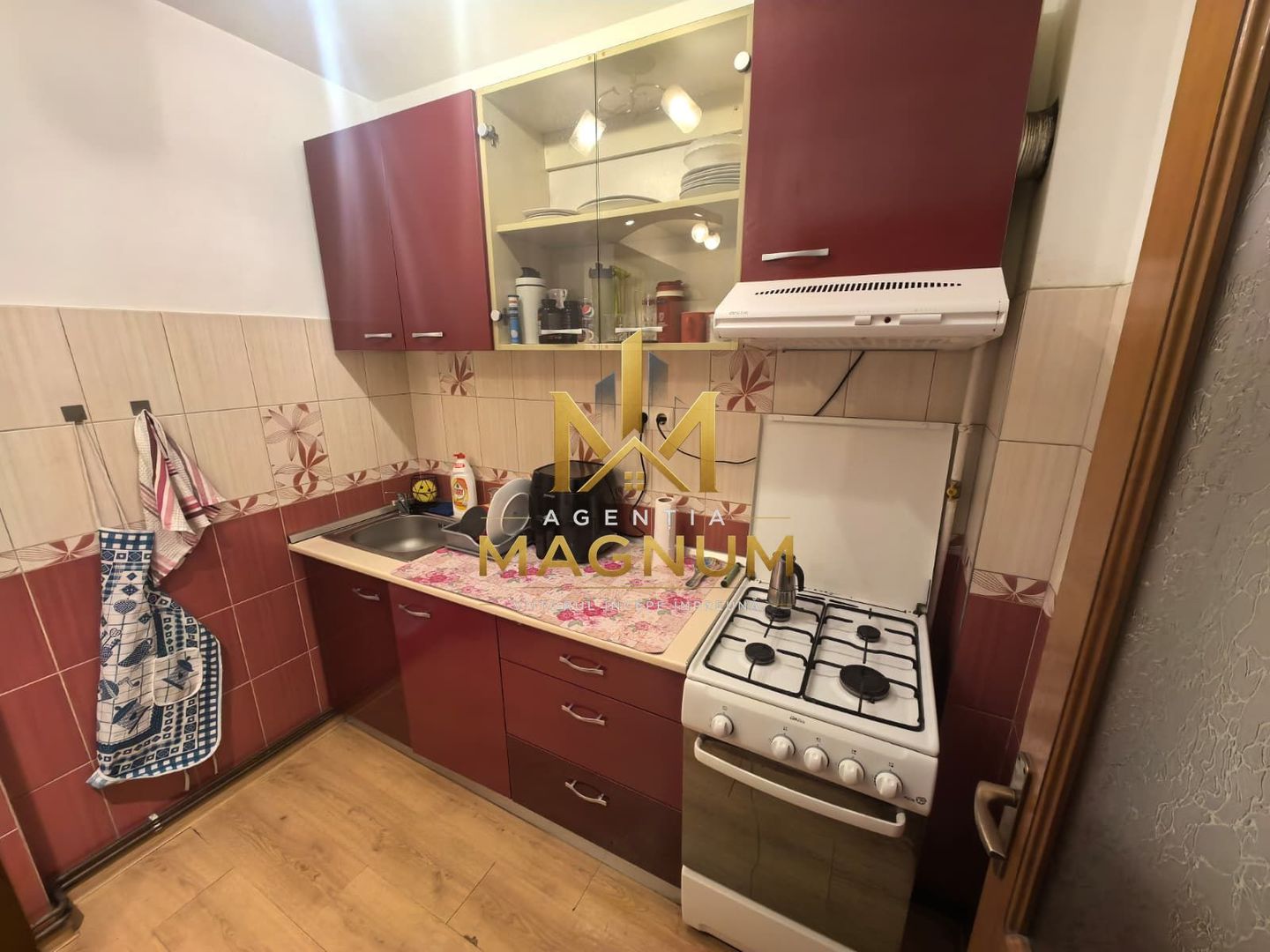 Apartament cu o camera de vanzare pe Bulevardul Republicii Baia Mare - imaginea 3