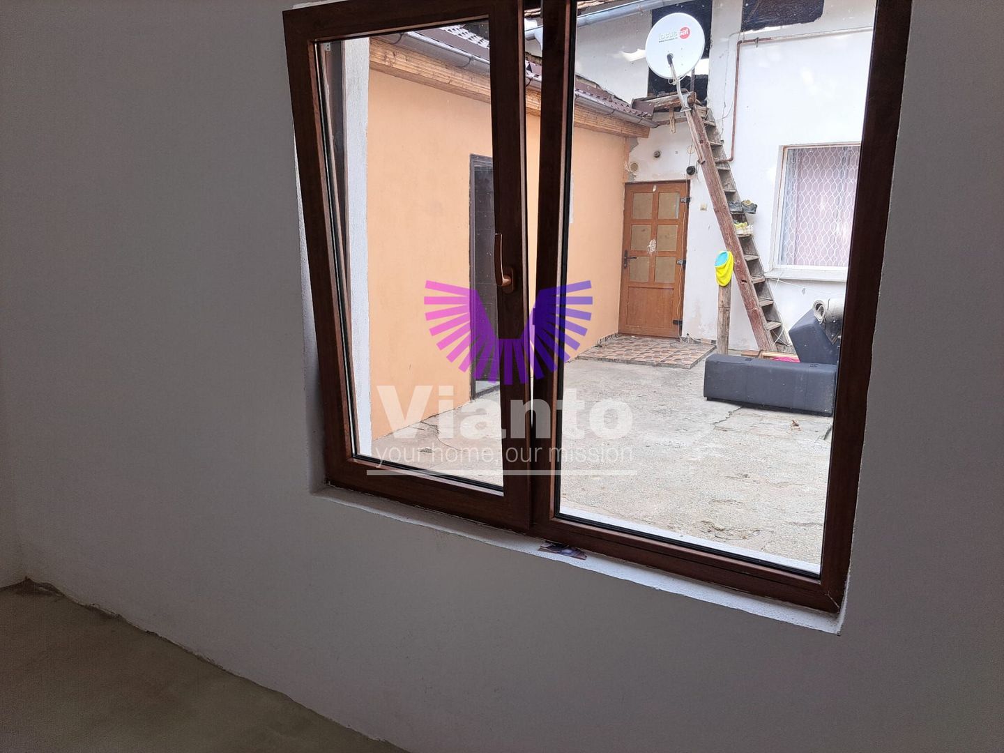 Casa 2 Camere-37mp, si Curte 25mp in Piata Cluj