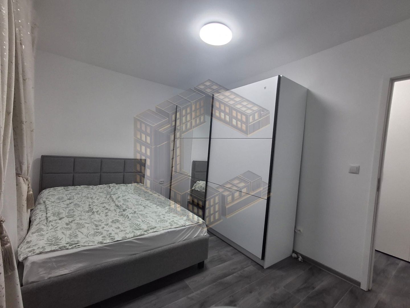 Apartament cu 2 camere , renovat , situat în zona Iosefin - imaginea 2