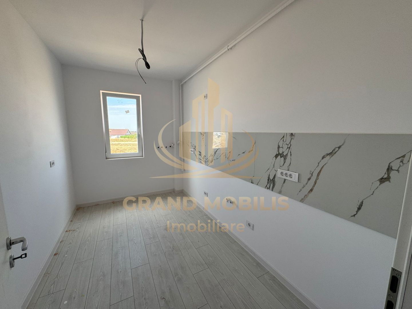 Apartamente noi. Bucătărie separată. Tva inclus.