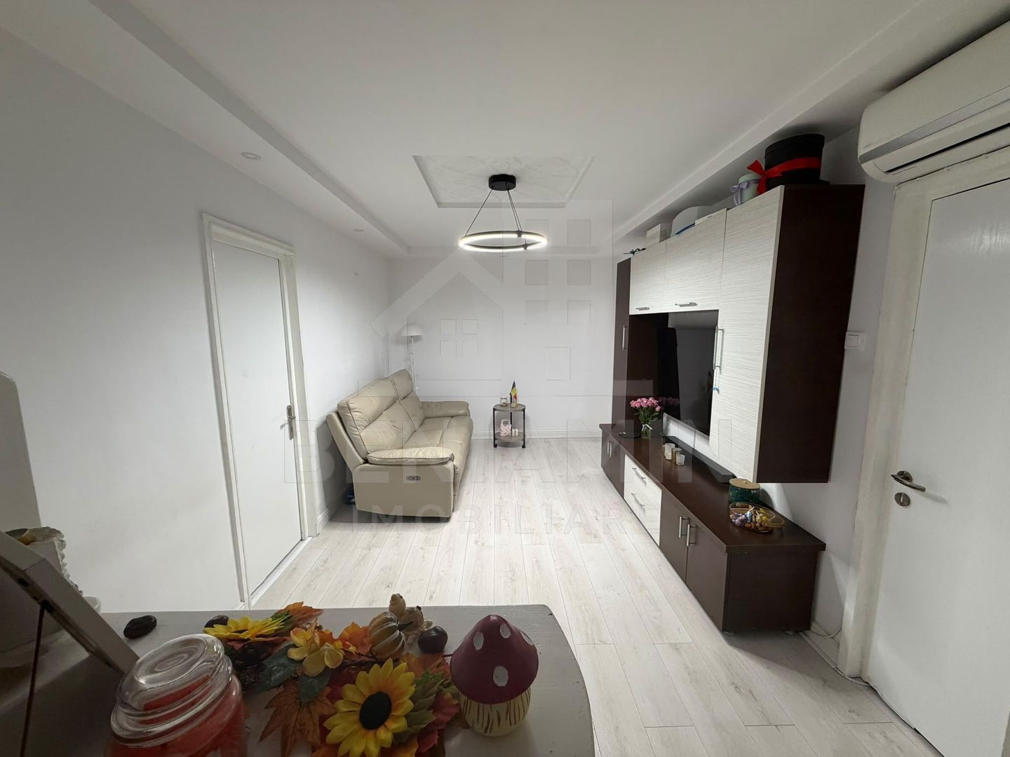 3 camere Valea Rosie Scoala 29 avand 45MP - imaginea 2