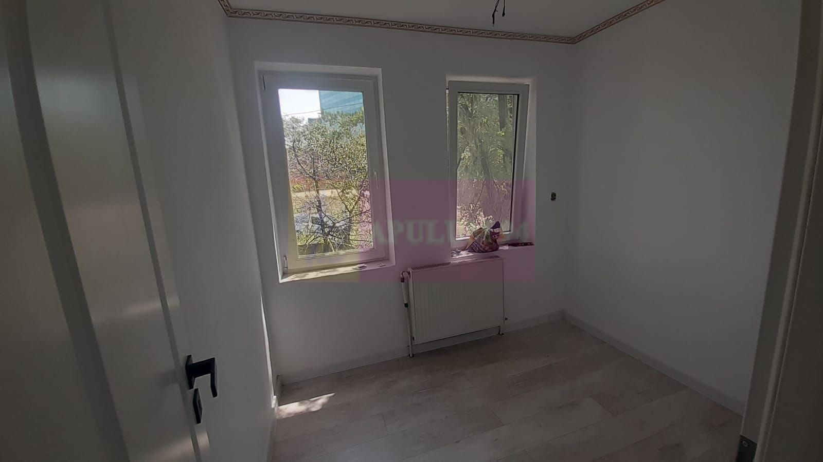 APARTAMENT BUN URANUS- PROASPĂT RENOVAT -  zona Palatul Parlamentului