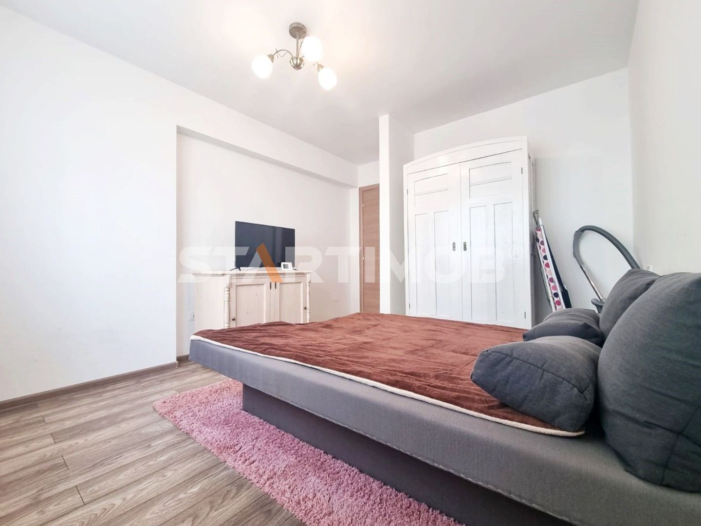 Apartament 2 camere mobilat zona Coresi
