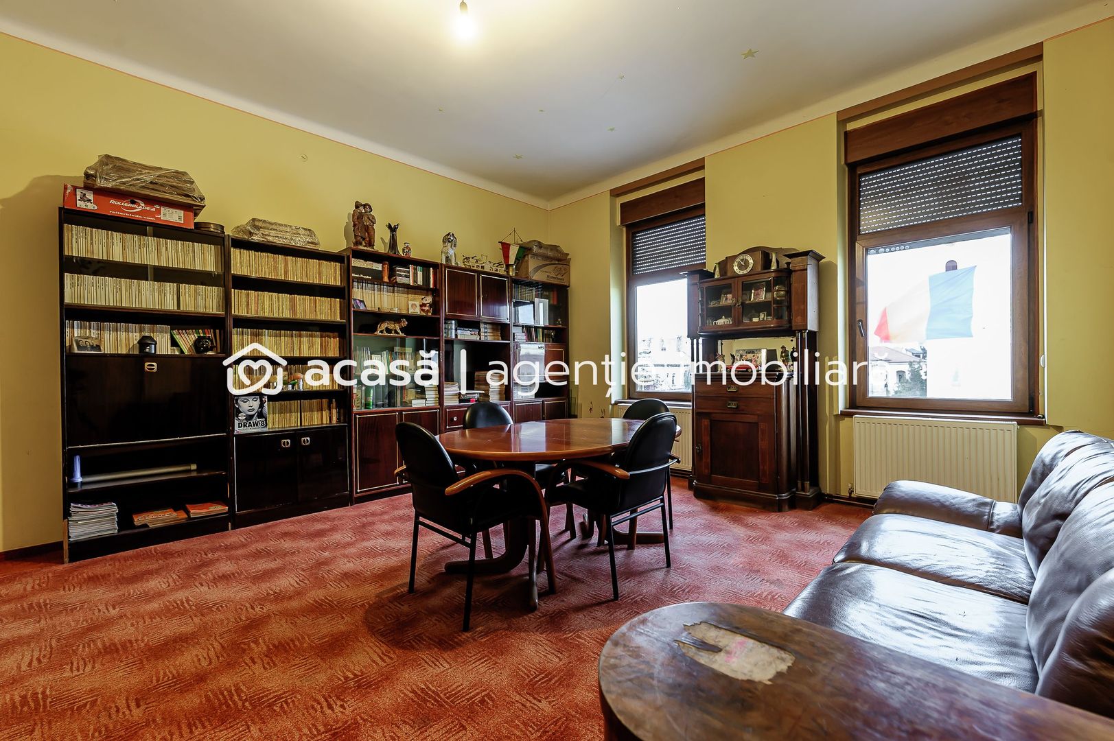 Imagine 2 - Apartament în Piața Catedralei, 93 mp utili.