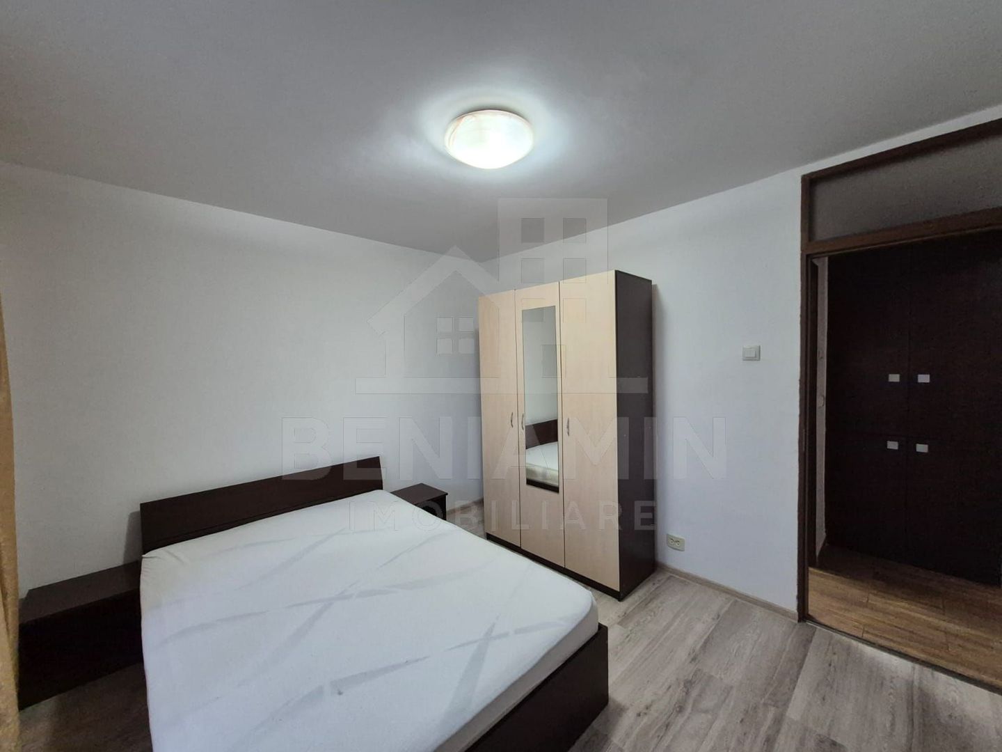 2Decomandate-Etaj2-Aer Conditionat-Mobilat-Utilat-Rovine-Posta - imaginea 3