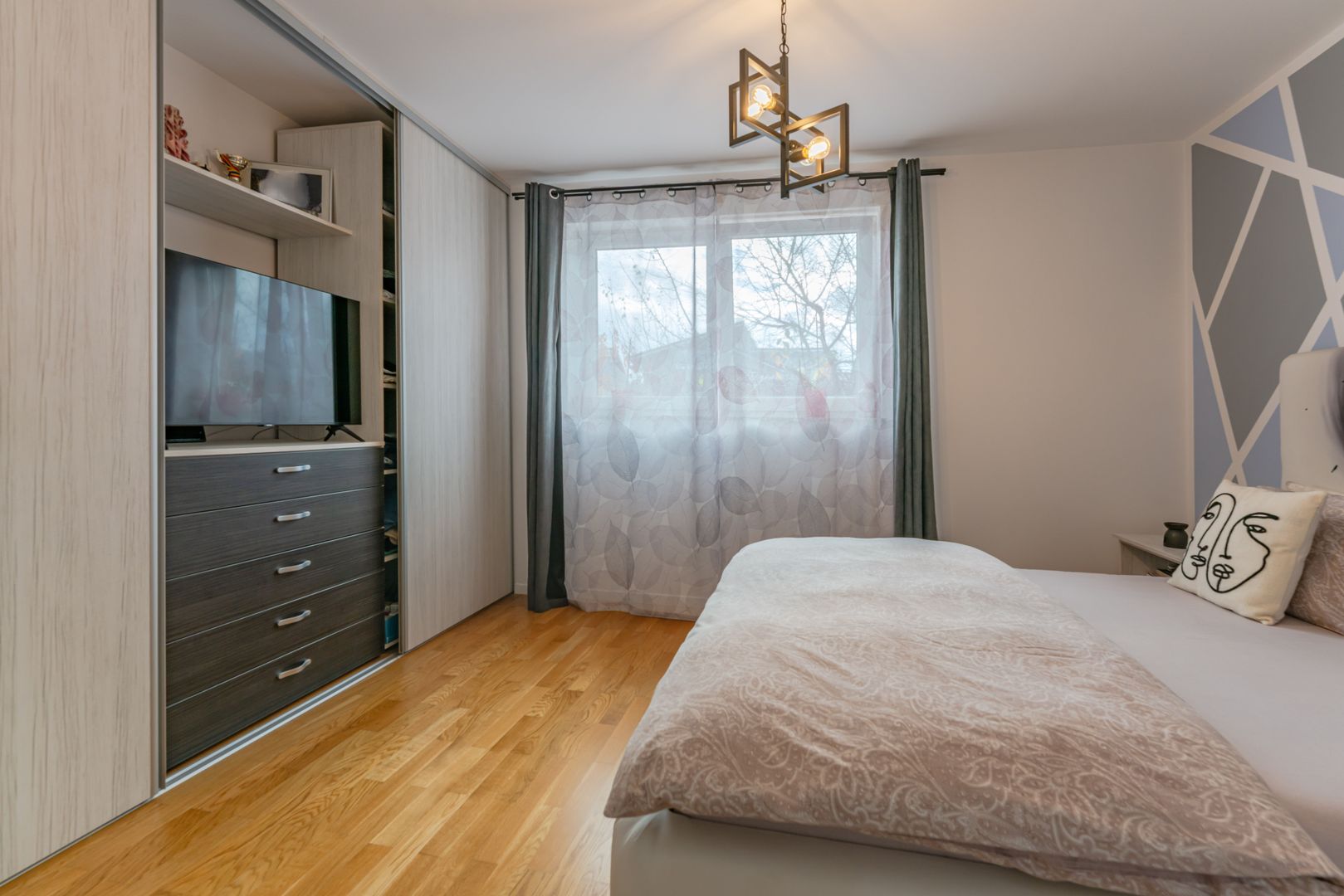 Casa mobilata utilata cartier Izvor Tarlungeni Brasov - imaginea 5