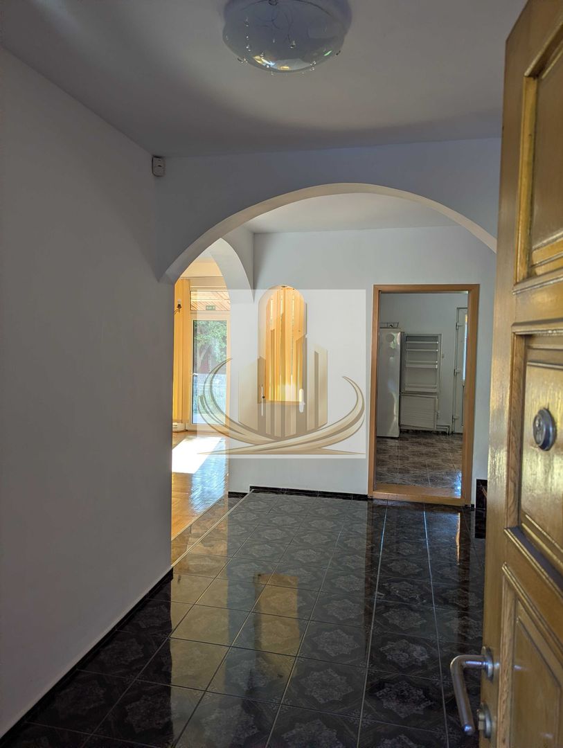Vilă pentru Activități Comercia –5 Camere, Curte500 MP – Zona Aradului - imaginea 5