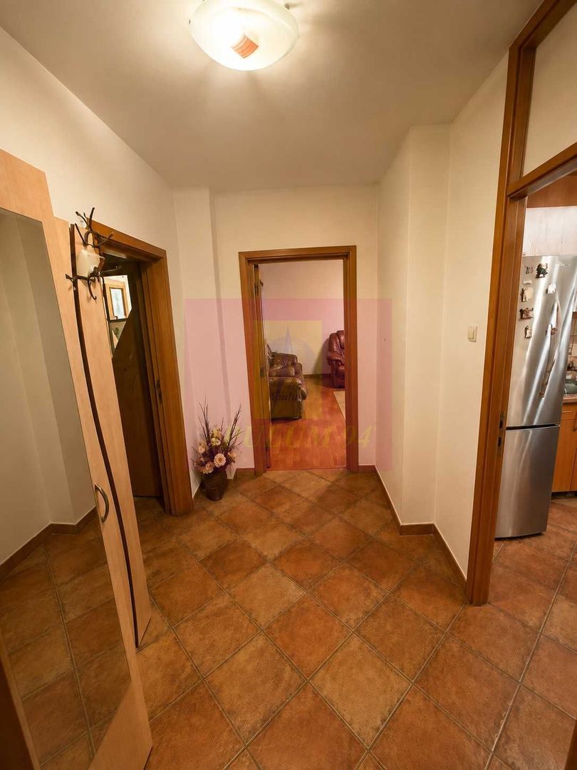 Apartament vanzare 3 camere Decebal, Centrala proprie - imaginea 7