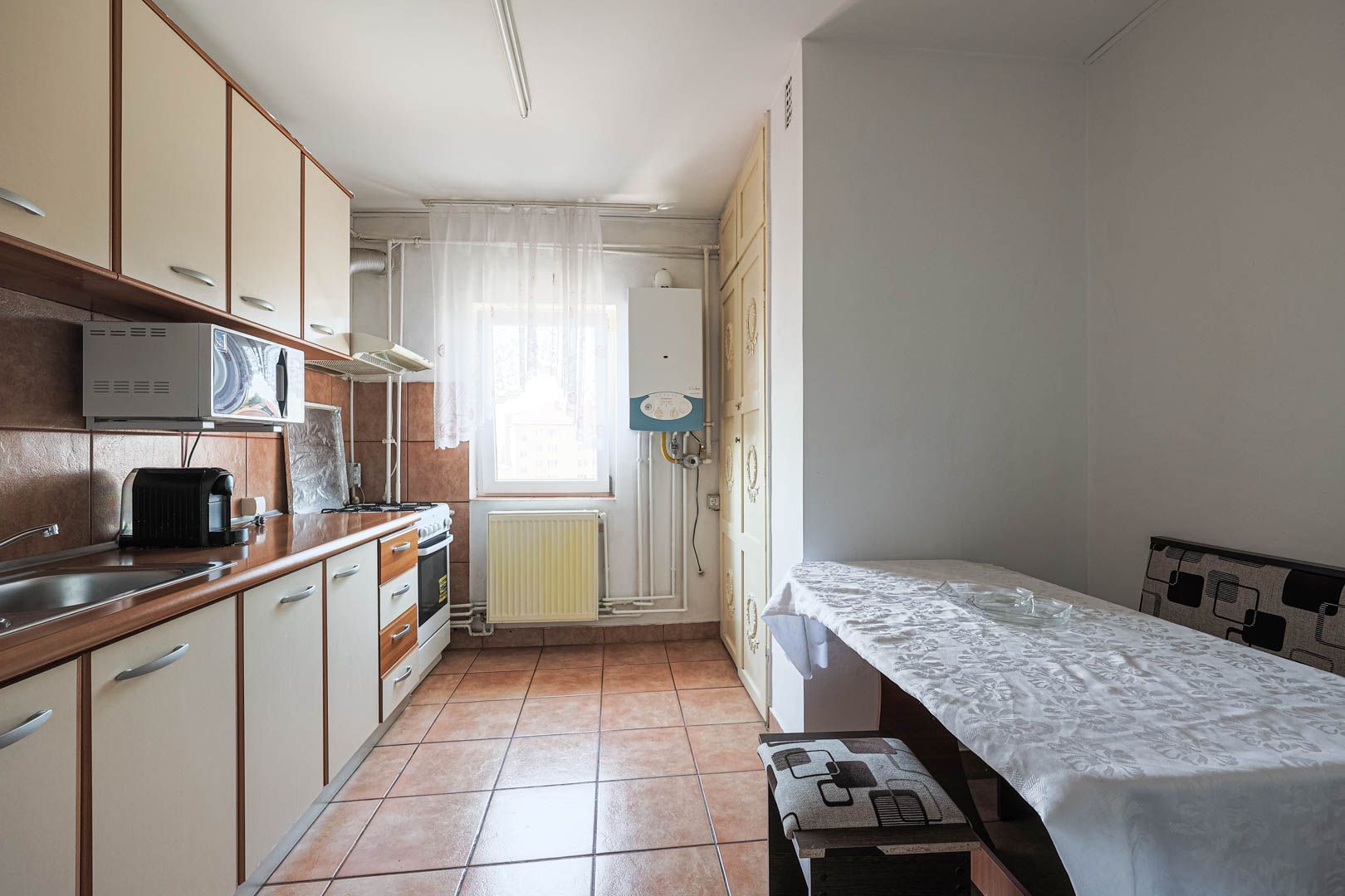 Apartament cu 2 camere la cheie, situat central