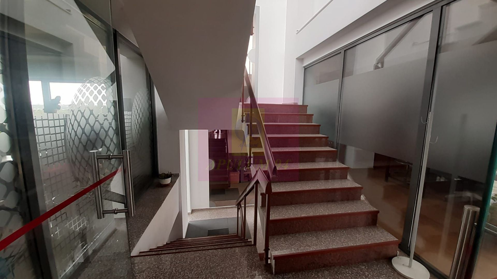 Showroom în Sudul Bucureștiului - imaginea 43