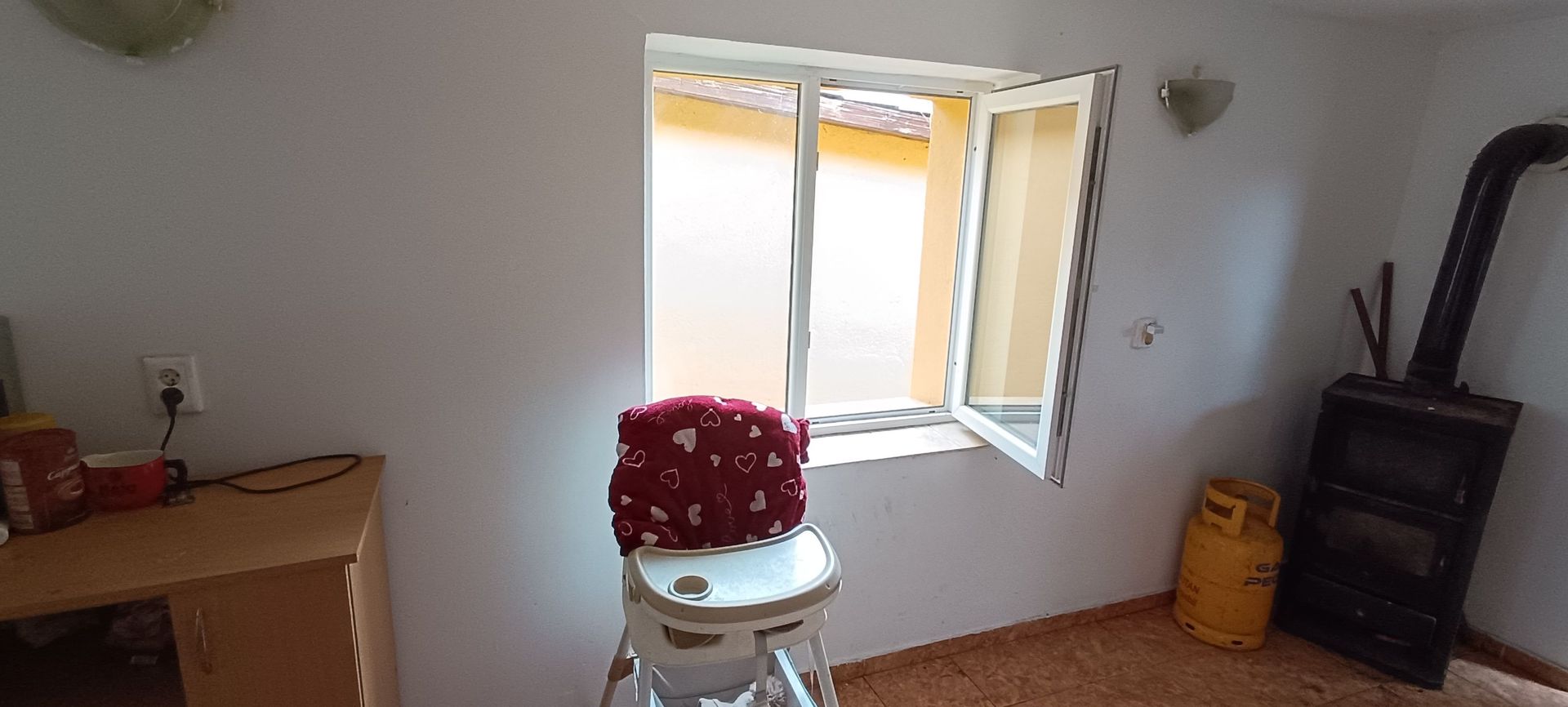 Casă spațioasă cu 4 camere , curte și teren generos în Mașloc - imaginea 19