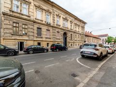 Apartament 2 camere Str. Lucian Blaga, clădire în renovare completa