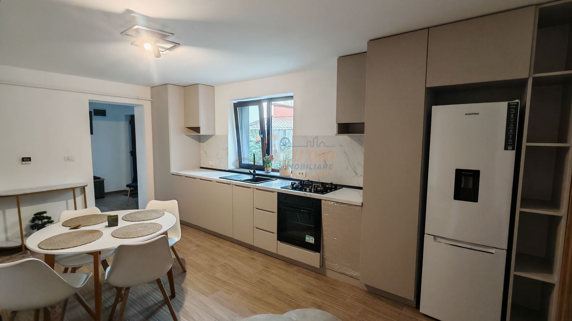 Apartament tip Casa 4 camere strada Carpatilor,totul nou. - imaginea 10