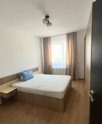 Un apartament care bifează exact ce contează spațiu lumină liniște și parcare - imaginea 6
