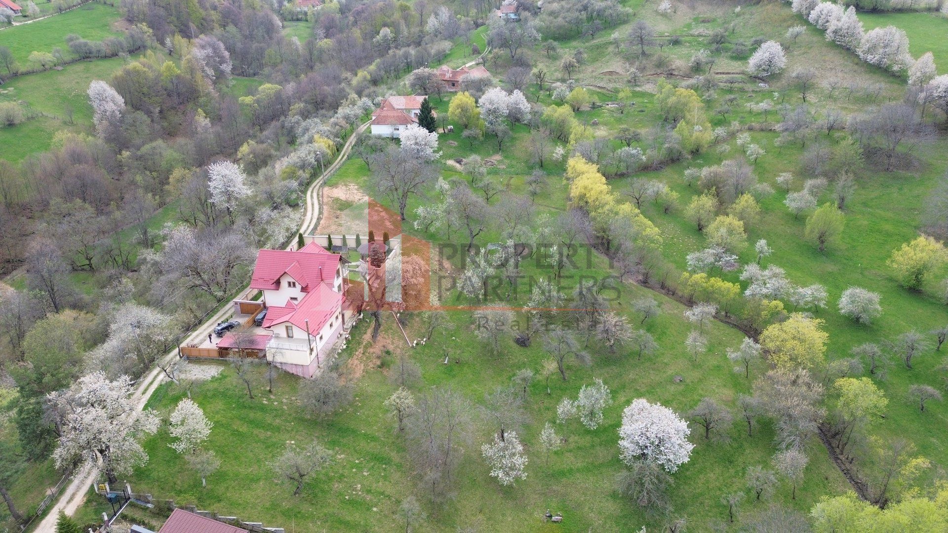 Casă 5 dormitoare + casă de oaspeți, priveliște Piatra Craiului, Sohodol-Bran - imaginea 47
