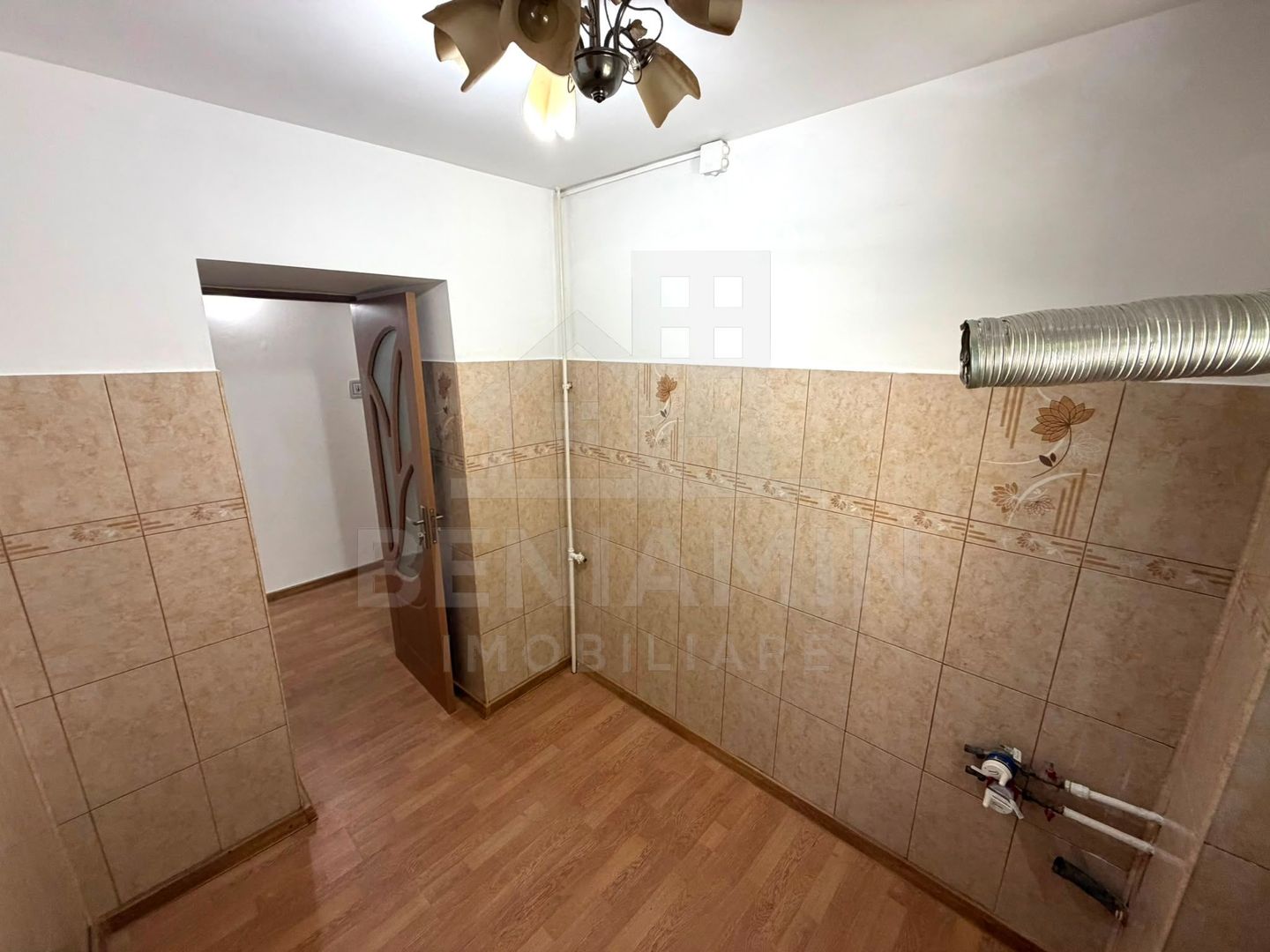Apartament 2 camere etaj 1 cu teava de gaze 41mp Craiovita - imaginea 5