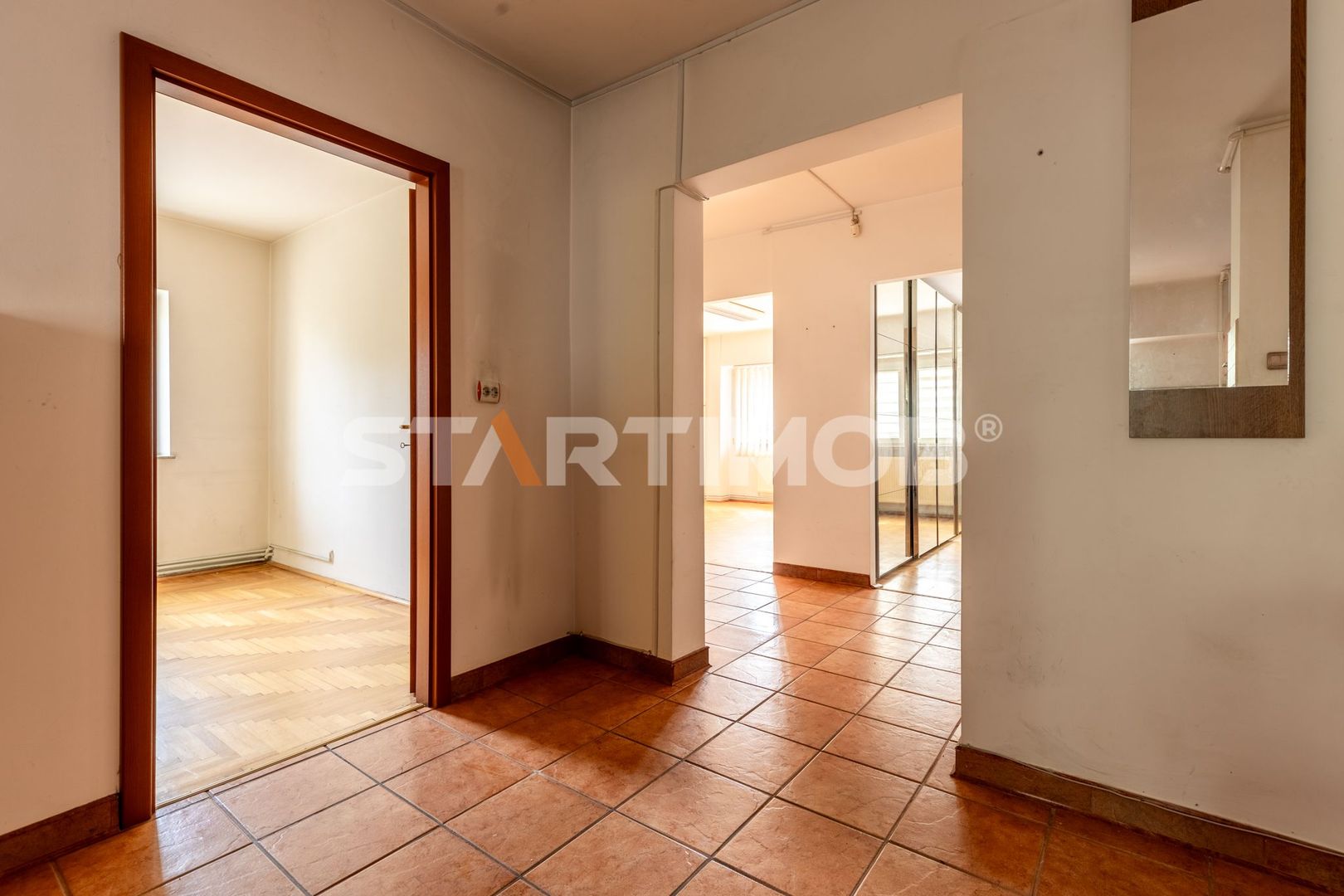 Apartament 3 camere  cu boxa si parcare