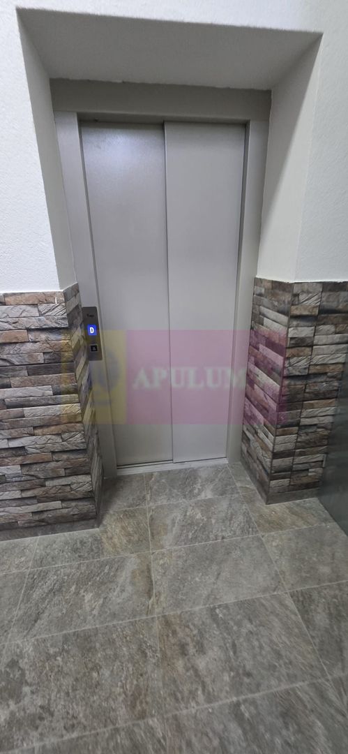 Apartament 3 camere de vânzare la Sinaia