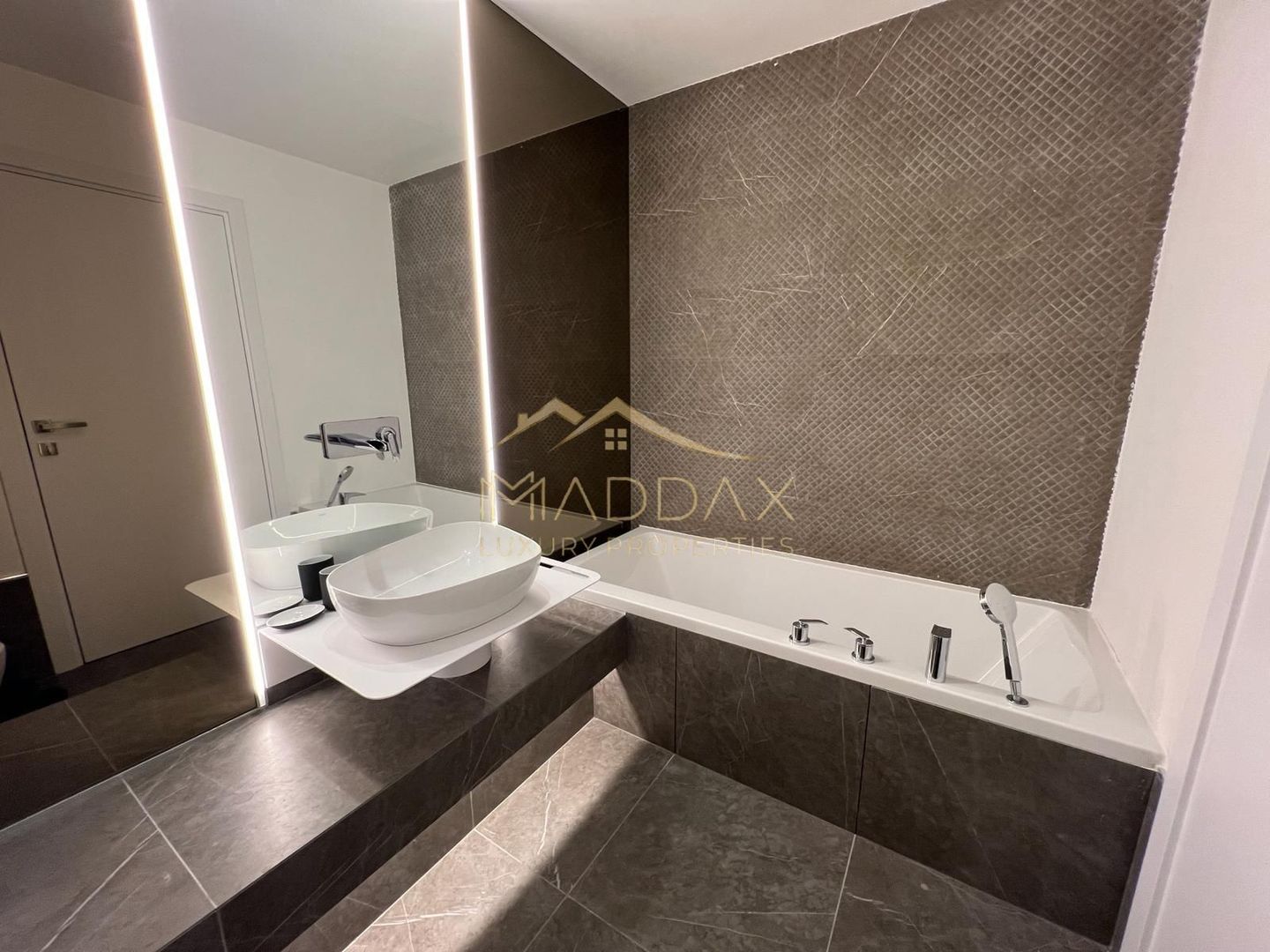 Apartament 3 camere // Promenada // Aviatiei - imaginea 6
