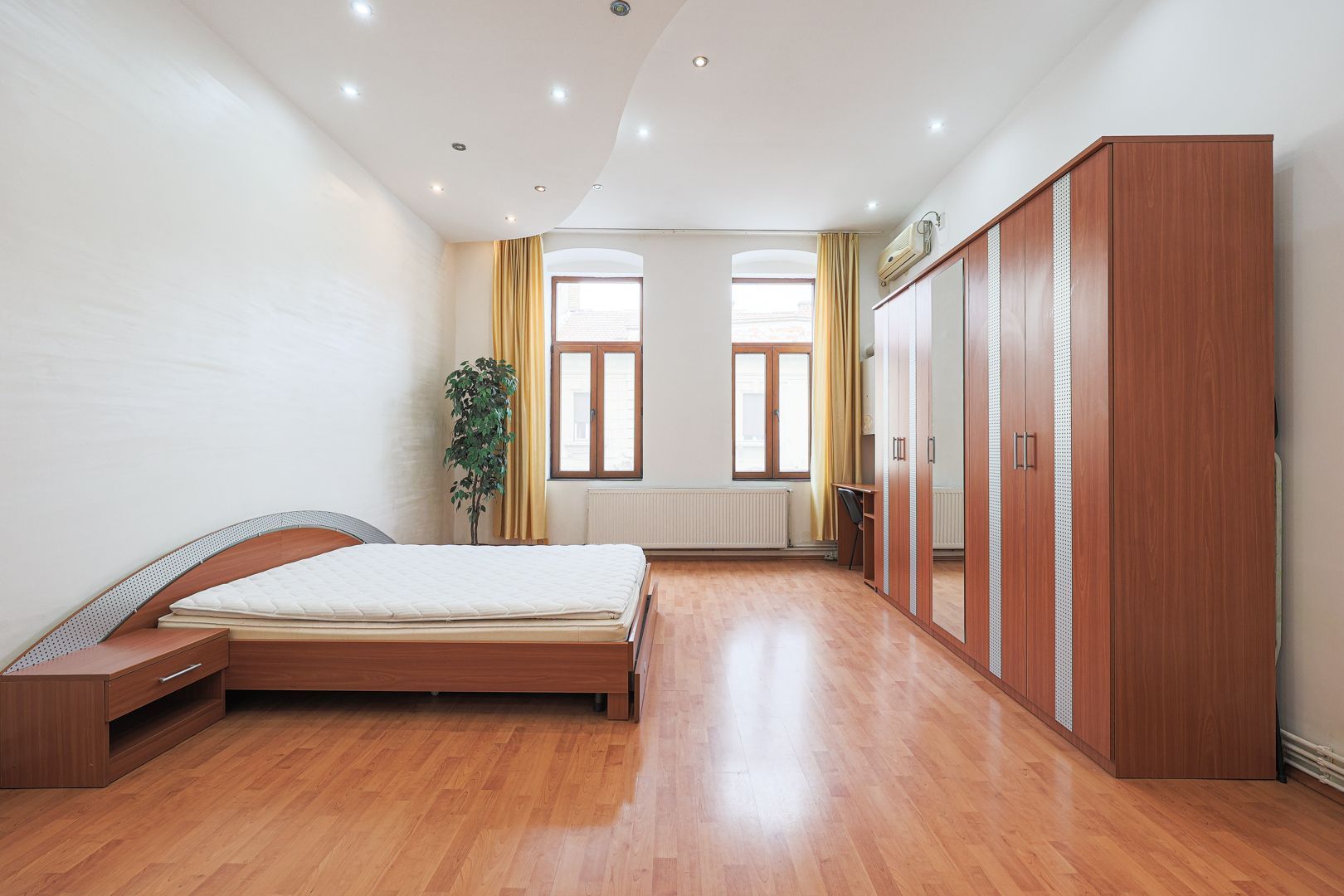 De închiriat apartament ultracentral - Str. Crișan - COMISION 0%