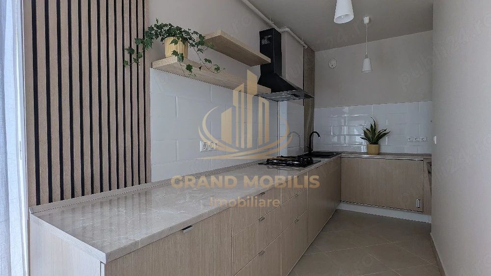 Apartament cu 3 camere, decomandat, tip Penthouse. - imaginea 2