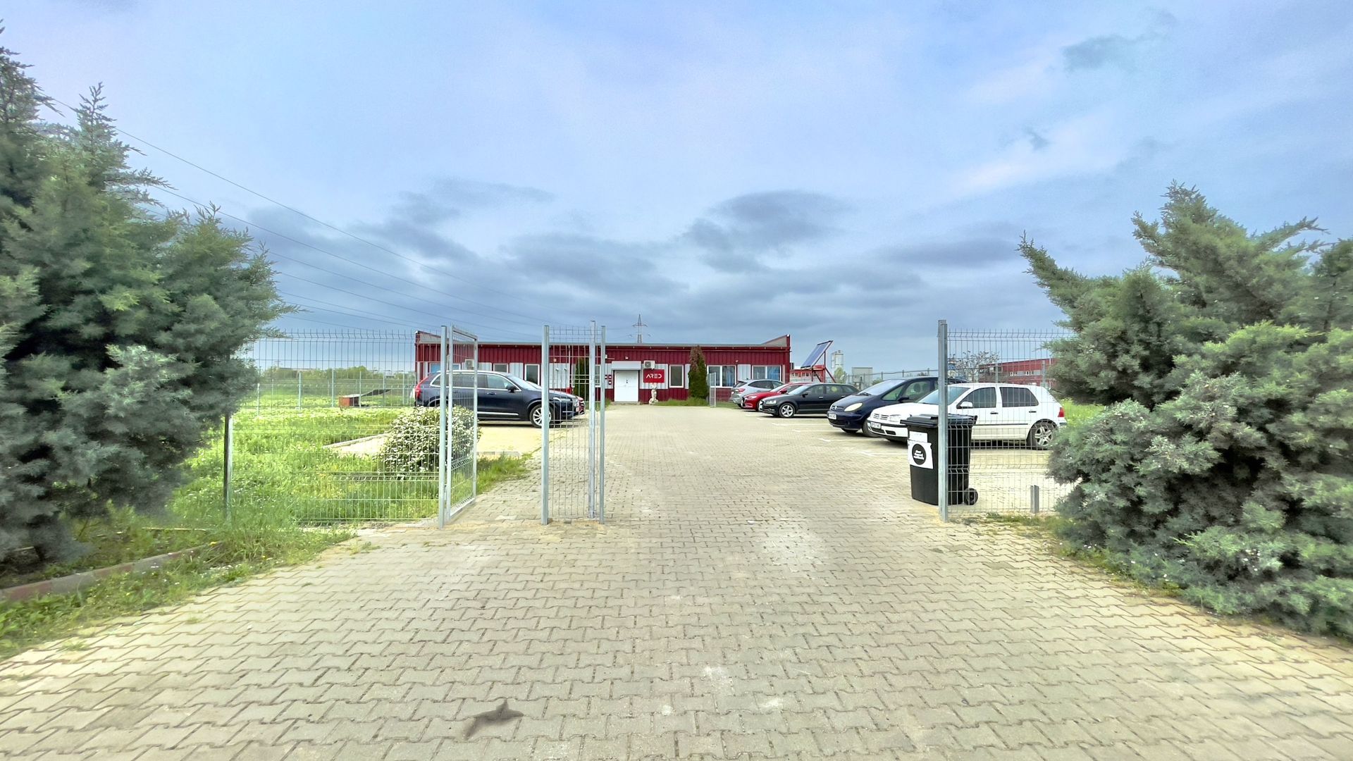 Imagine 8 - Clădire de birouri cu 12 parcări în incintă privată, UTA2, Arad