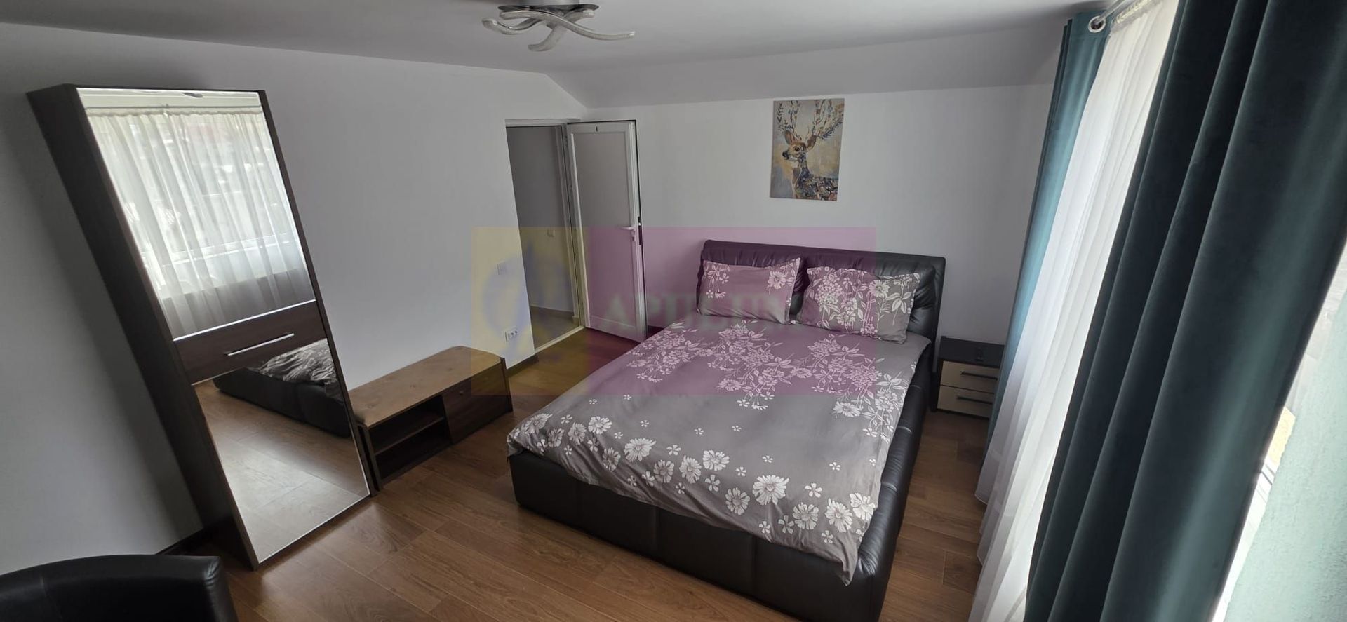 Vila de vânzare cu 8 camere și garj in Busteni