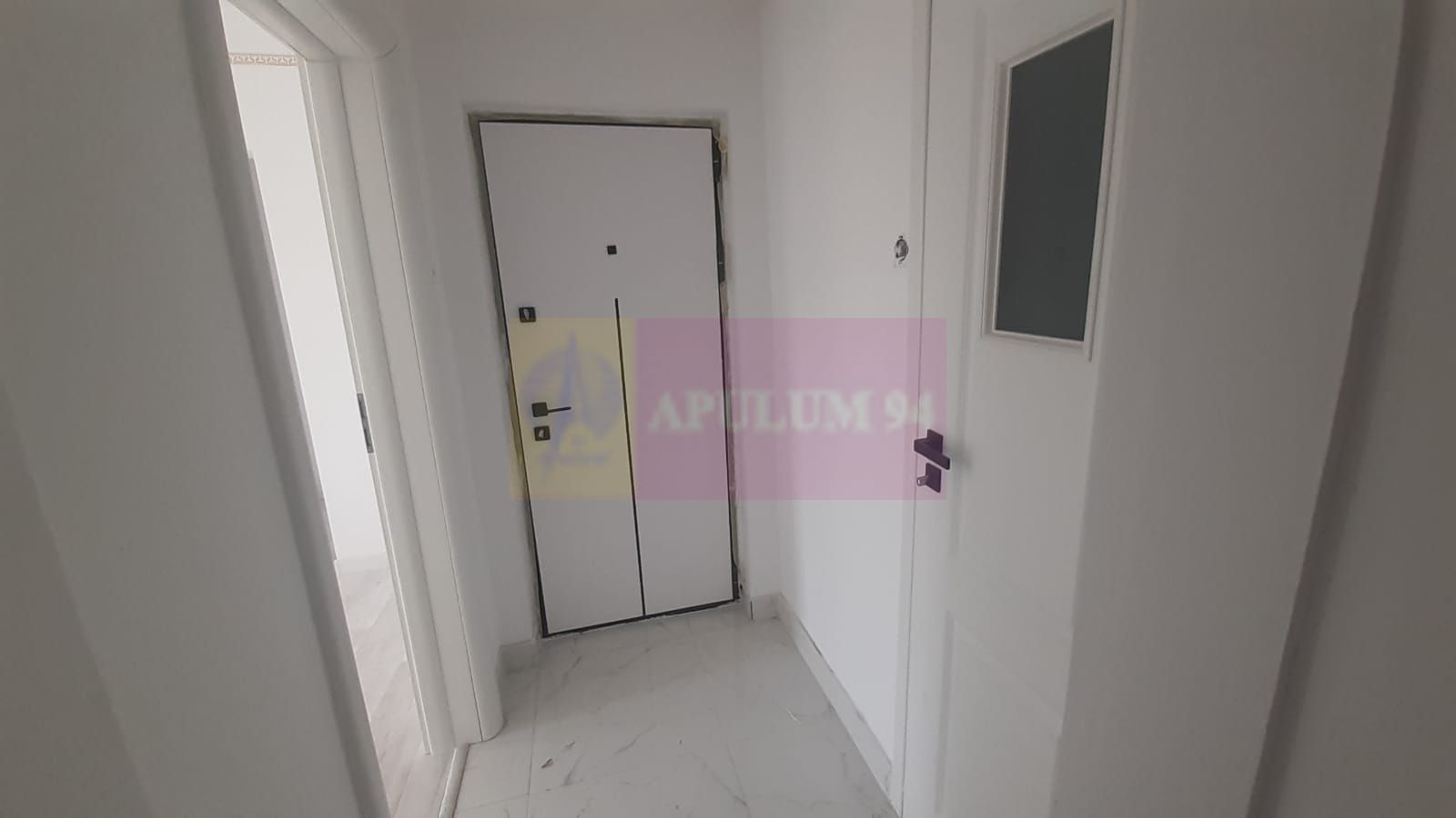 APARTAMENT BUN URANUS- PROASPĂT RENOVAT -  zona Palatul Parlamentului