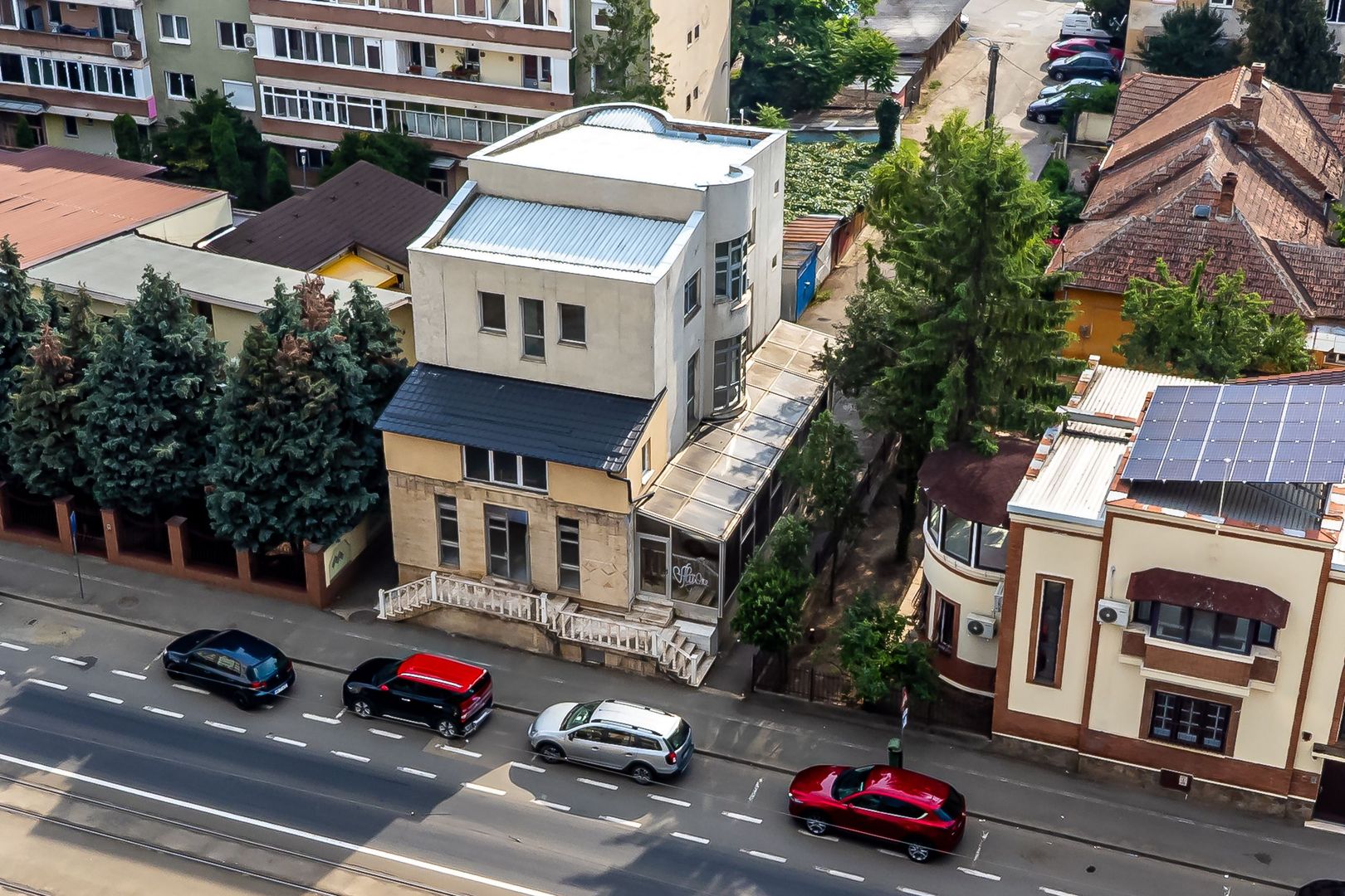 Imobil versatil, ideal pentru investiție, zonă cu trafic intens, Arad