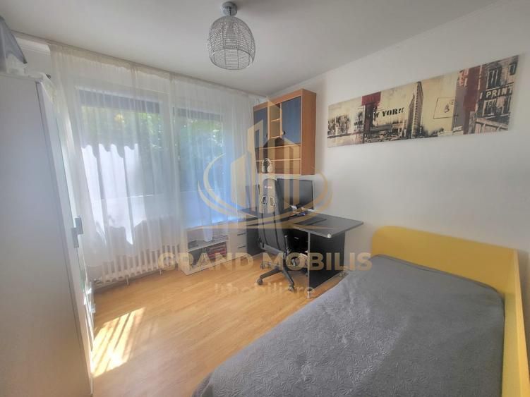 Apartament 4 camere , decomandat,  renovat,centrala proprie, - imaginea 2