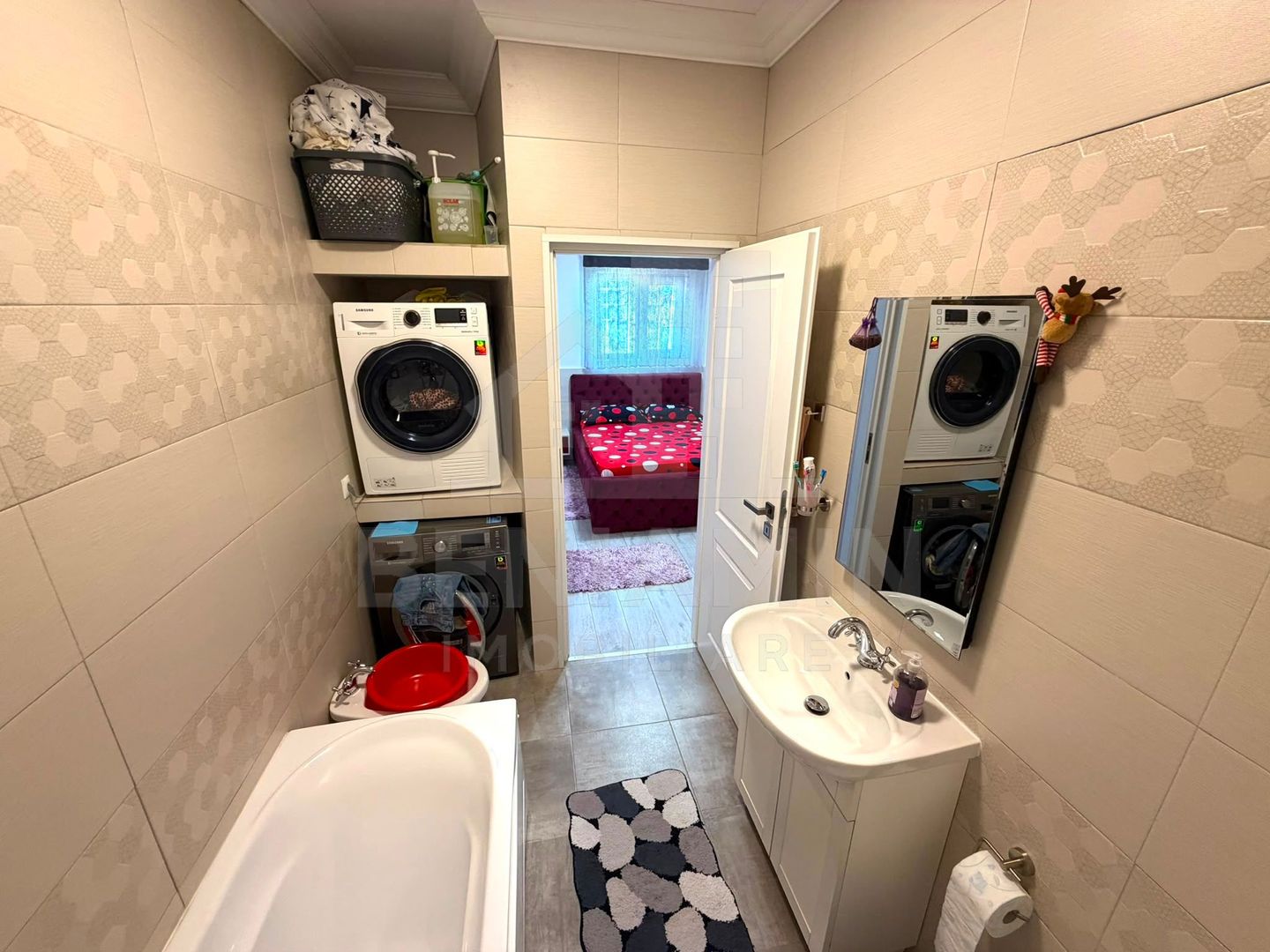Apartament cu 3 camere si 3 bai in Craiovita Noua - Promenada Mall - - imaginea 14