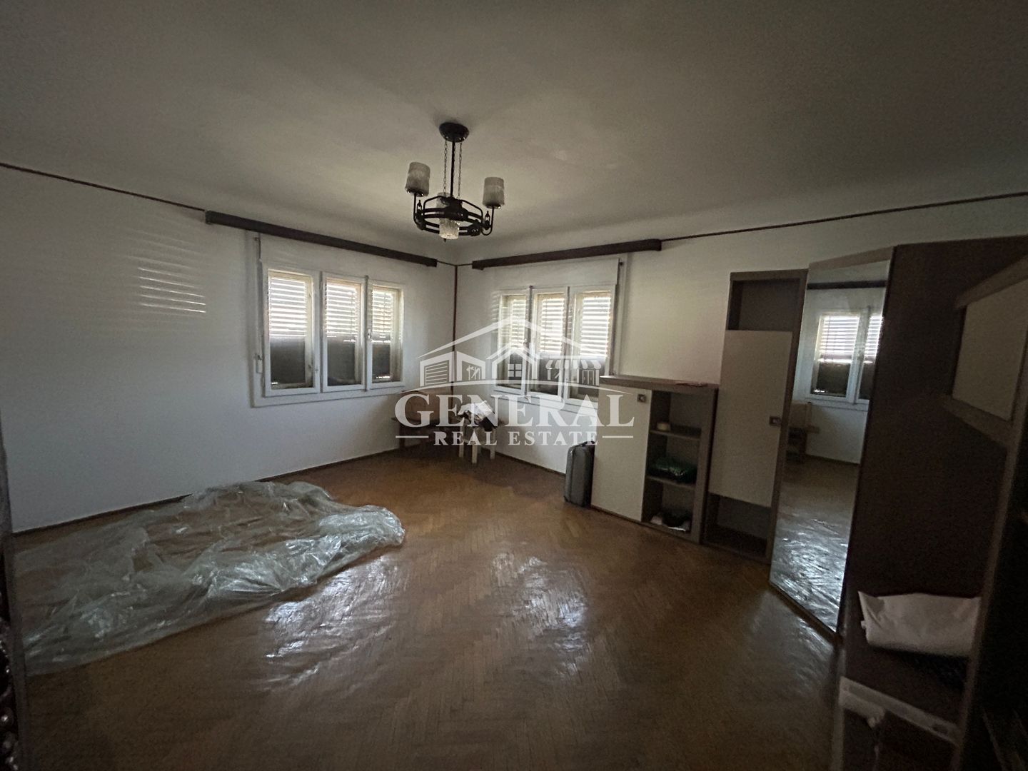 Casa de vanzare in centrul orasului Baia Mare 100m2 casa si 421 teren - imaginea 8