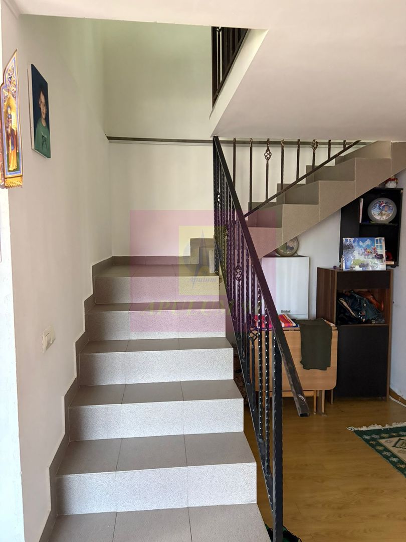 Casa de vanzare cu 4 camere in Comarnic - imaginea 20